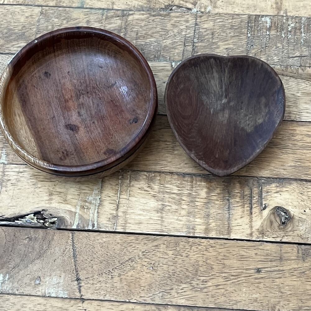 Handcrafted Acacia Wood Bowls Round & Heart Shape Set of 2 Rustic Home Decor